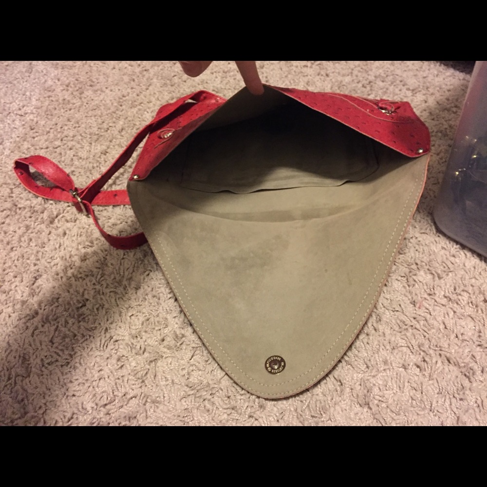 Red purse - Picture 5 of 5